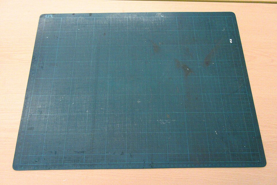 Cutting mat (self-healing) photo